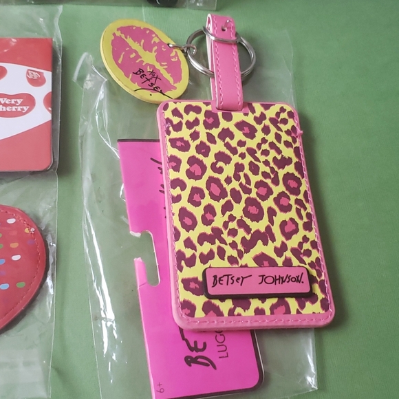 Luggage tags - Picture 3 of 6